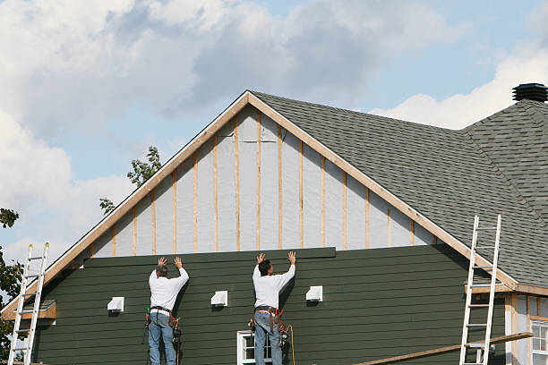 Professional Siding technician working in Dauphin, PA